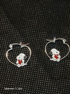 Peanuts -Snoopy Silver Color Heart Shaped Hoop Earrings, Snoopy  Holding a Heart